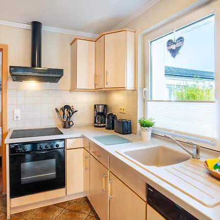 Kienast 1 דירה Pudagla