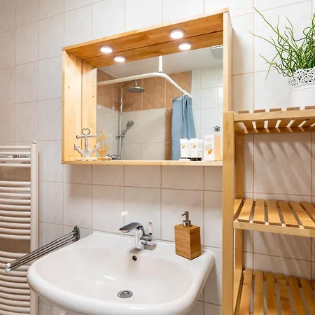 Kienast 1 דירה *